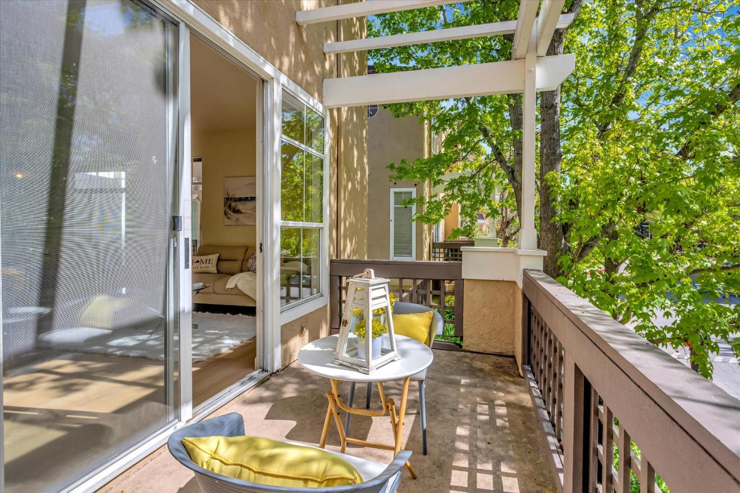 401 Camille CIR 11