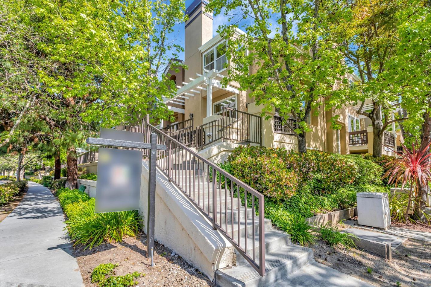 401 Camille CIR 11