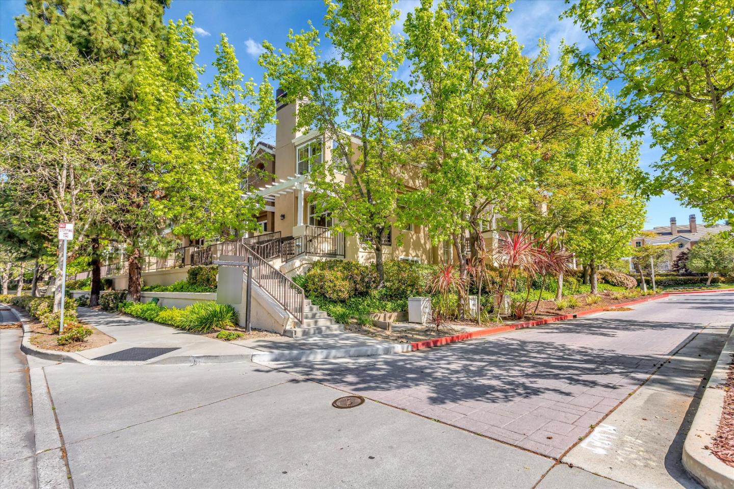 401 Camille CIR 11