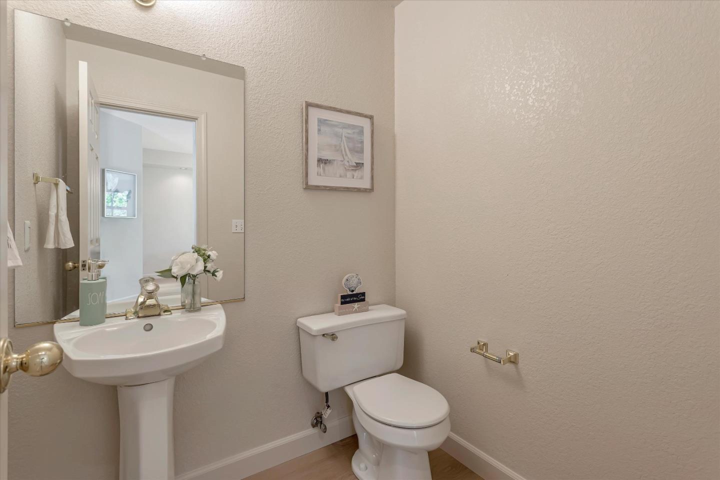 401 Camille CIR 11