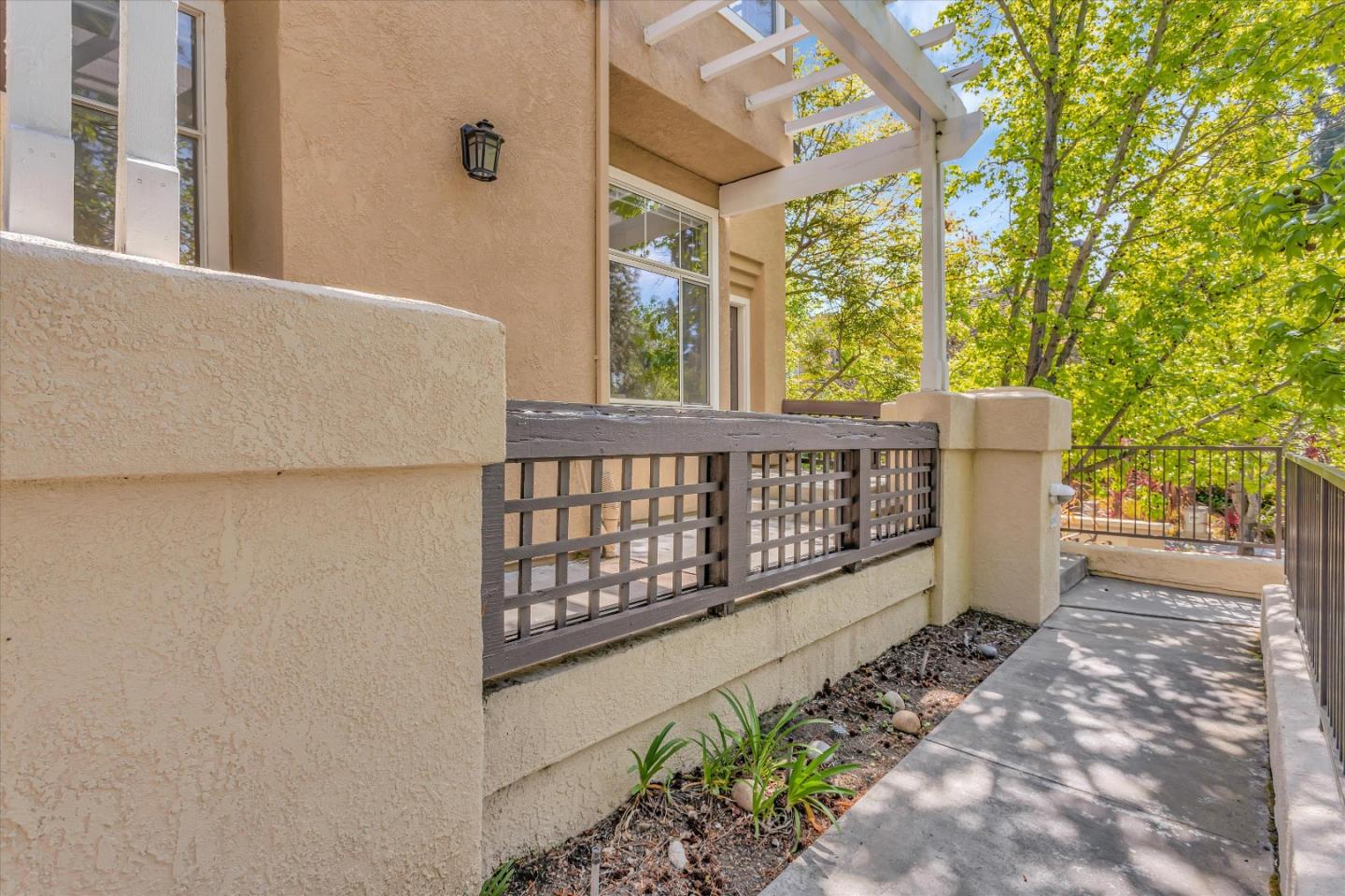 401 Camille CIR 11
