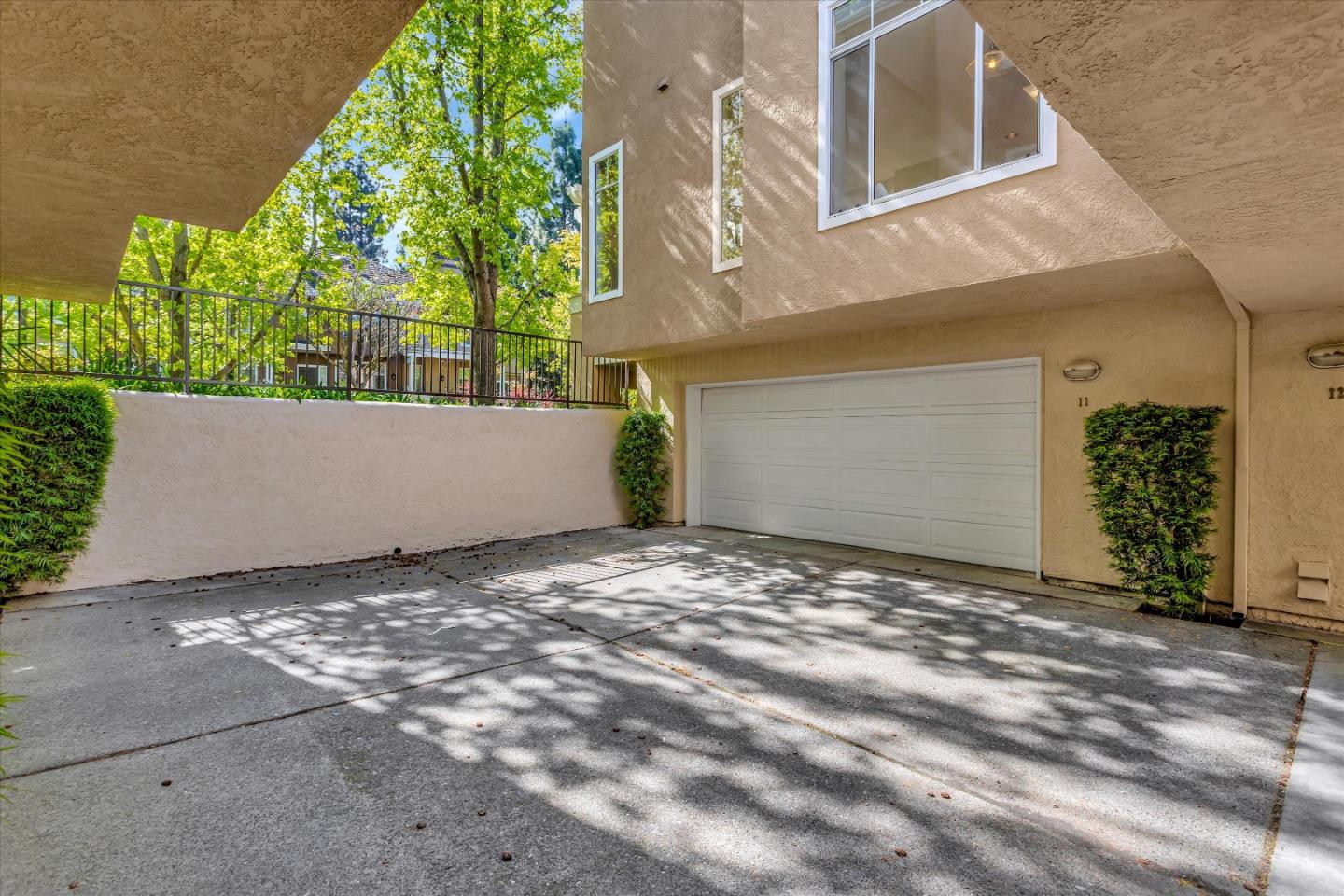 401 Camille CIR 11