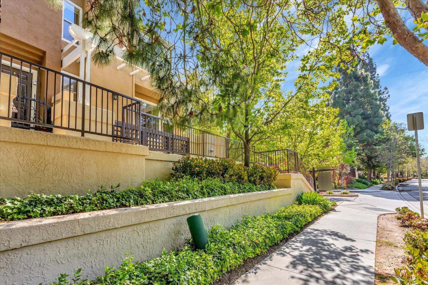 401 Camille CIR 11