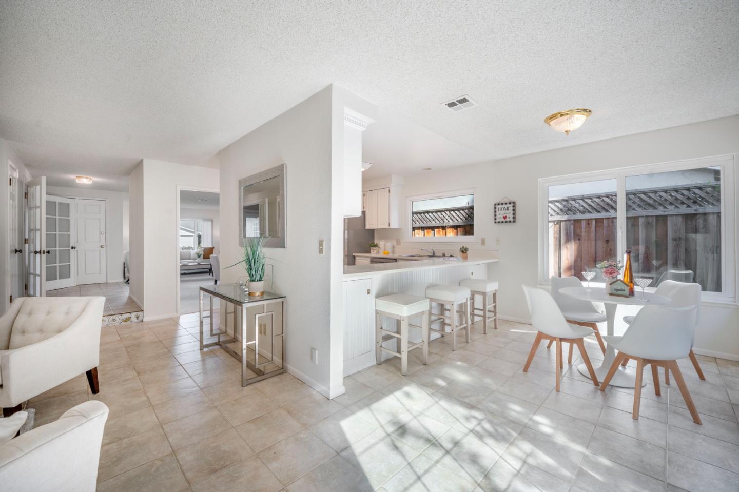 144 Farnham CT