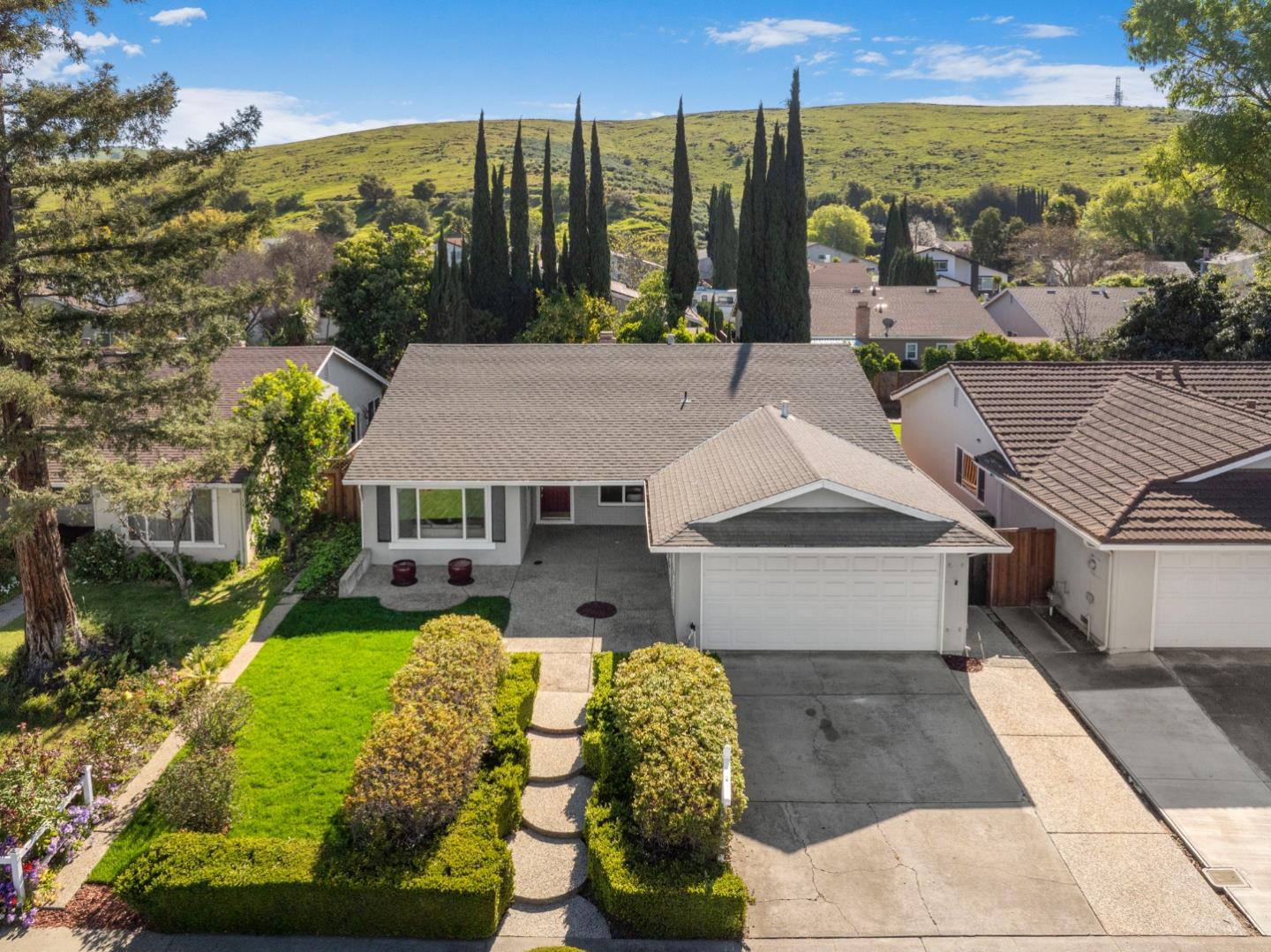 144 Farnham CT