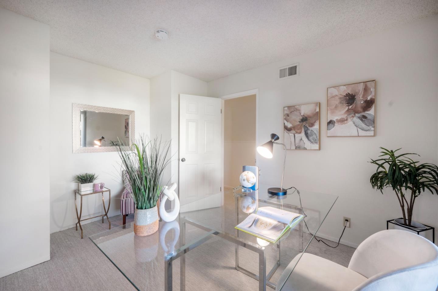 144 Farnham CT