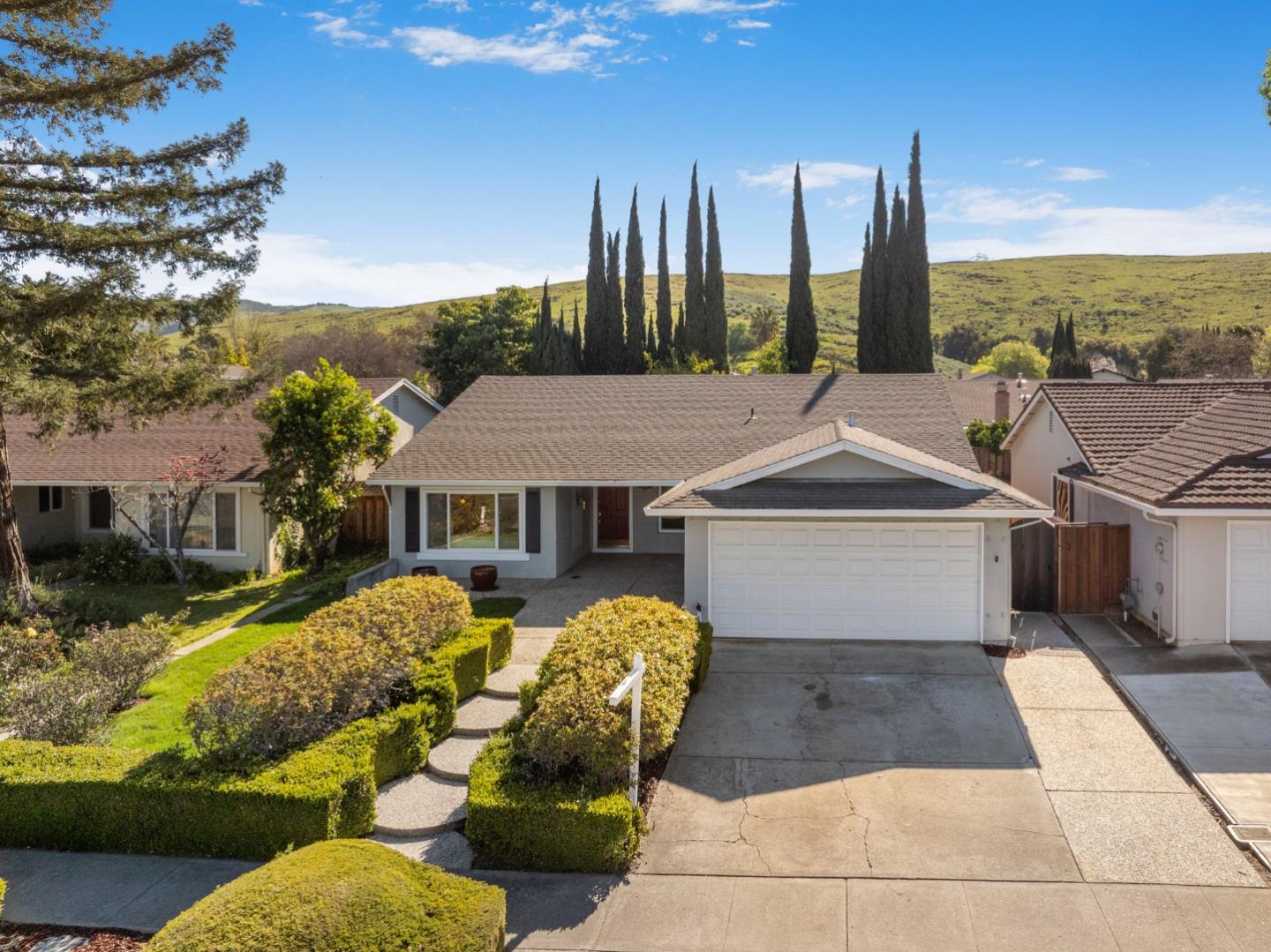 144 Farnham CT