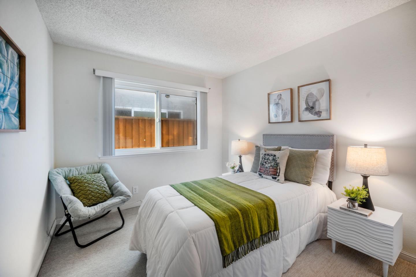 144 Farnham CT