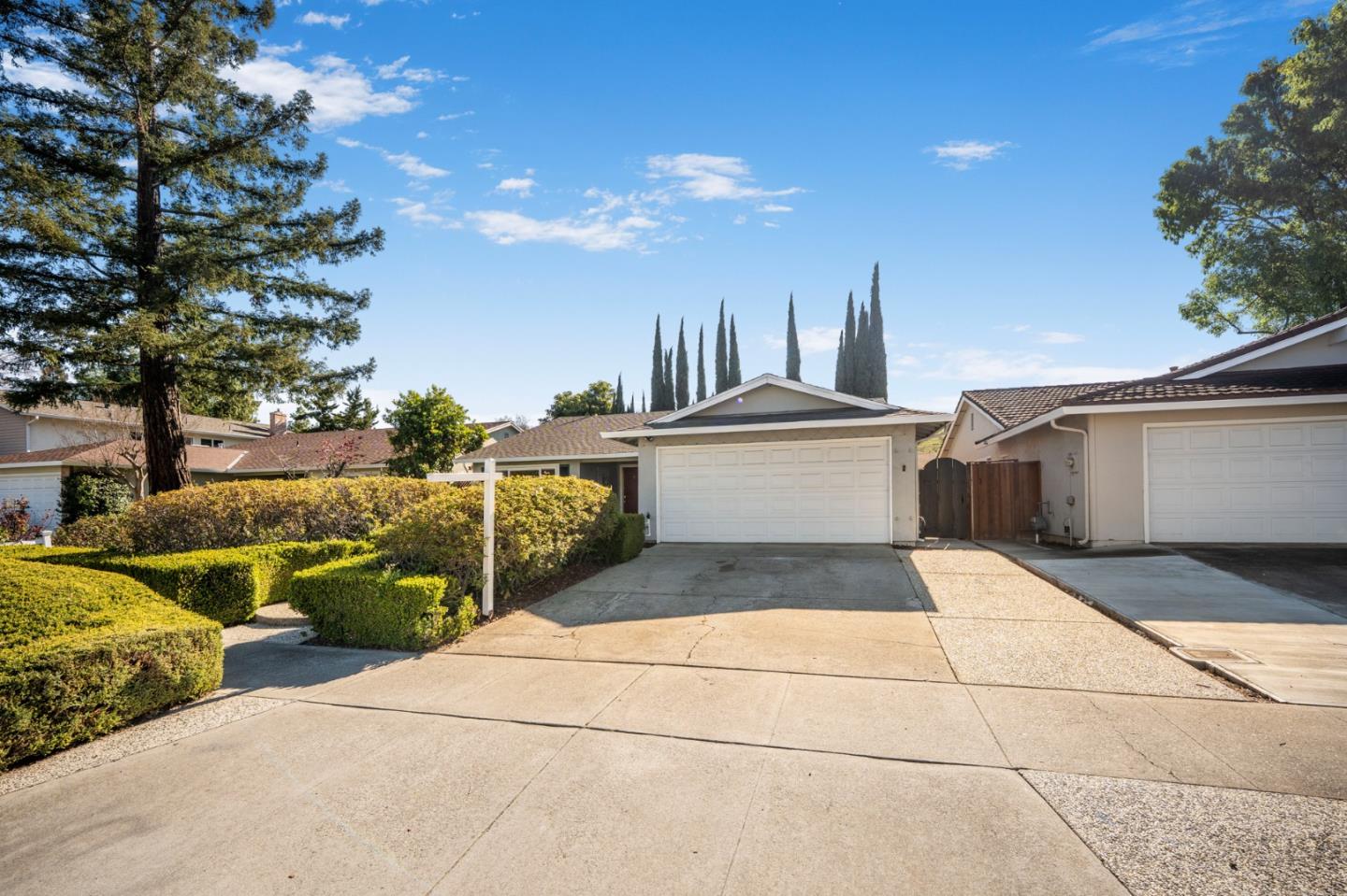 144 Farnham CT