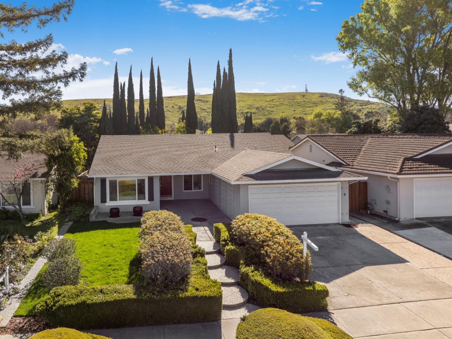 144 Farnham CT