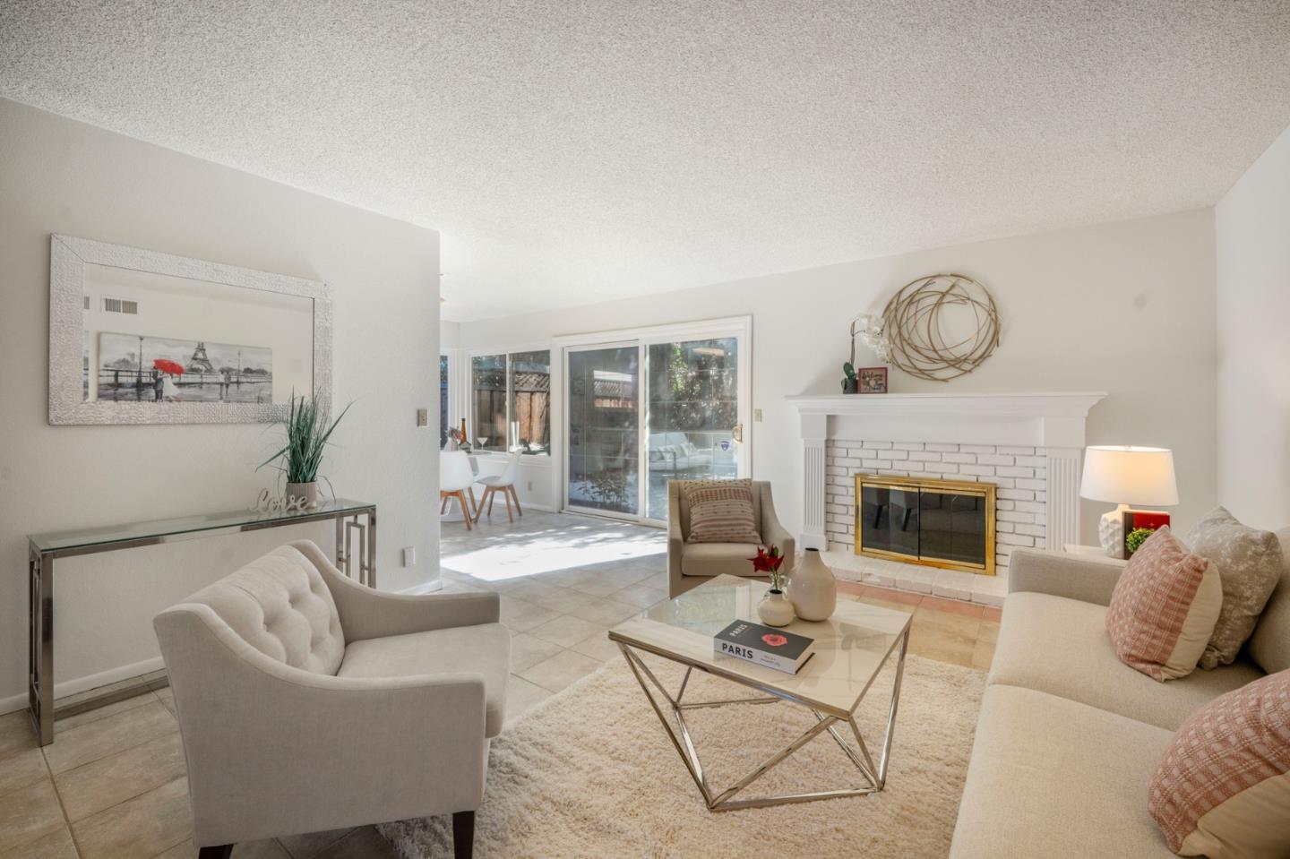 144 Farnham CT