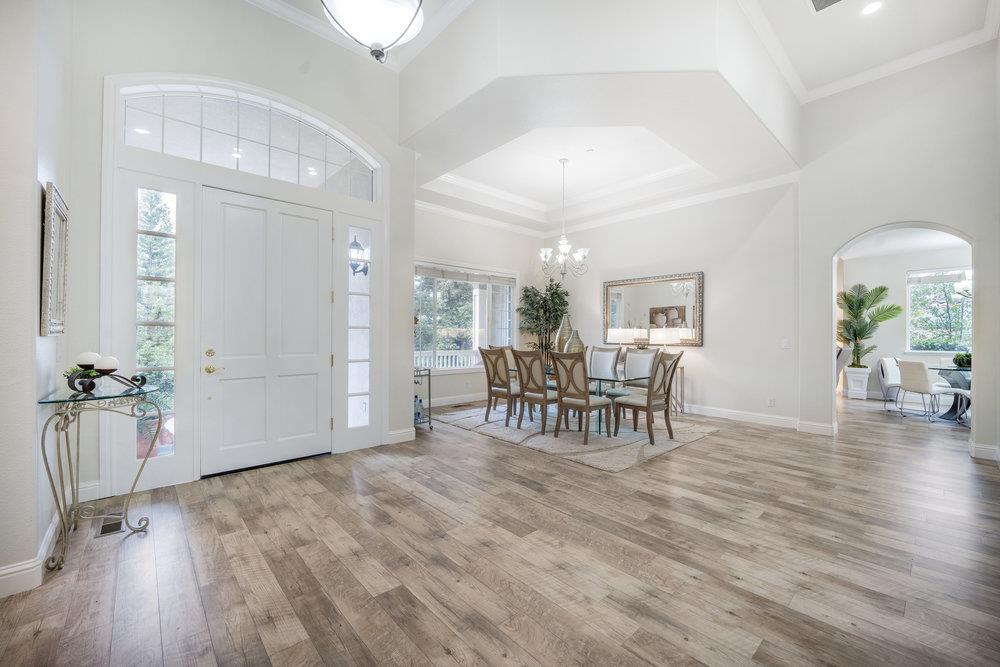 2360 Sunflower CIR