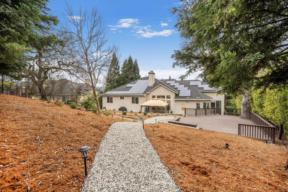 2360 Sunflower CIR