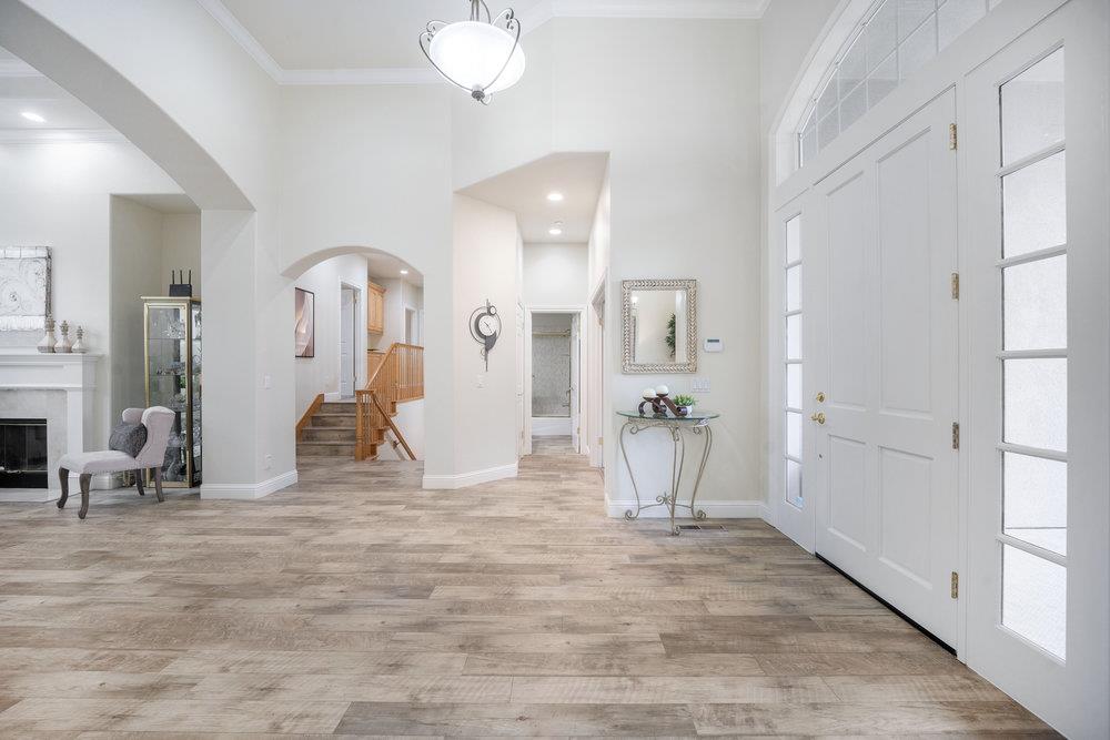 2360 Sunflower CIR
