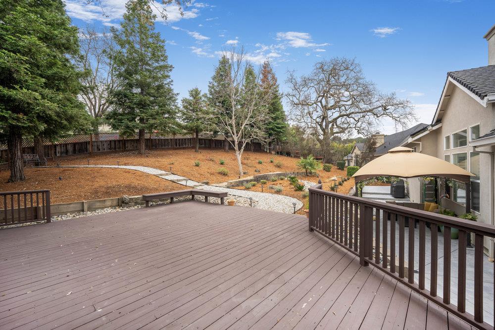 2360 Sunflower CIR