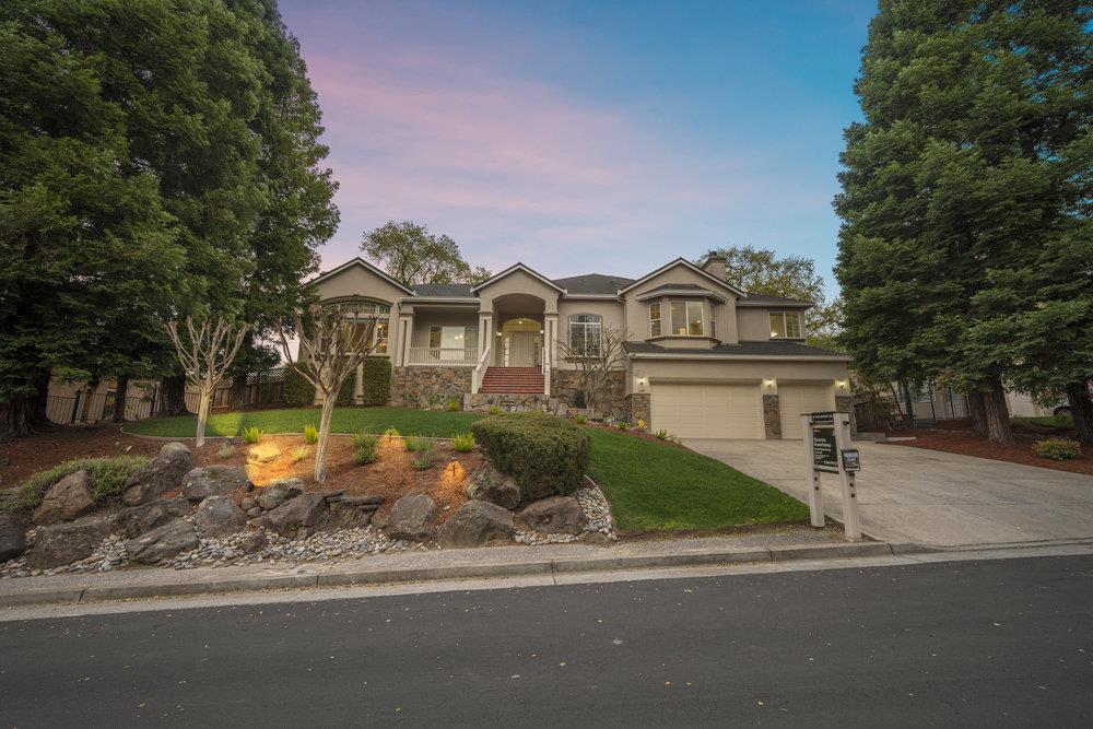 2360 Sunflower CIR