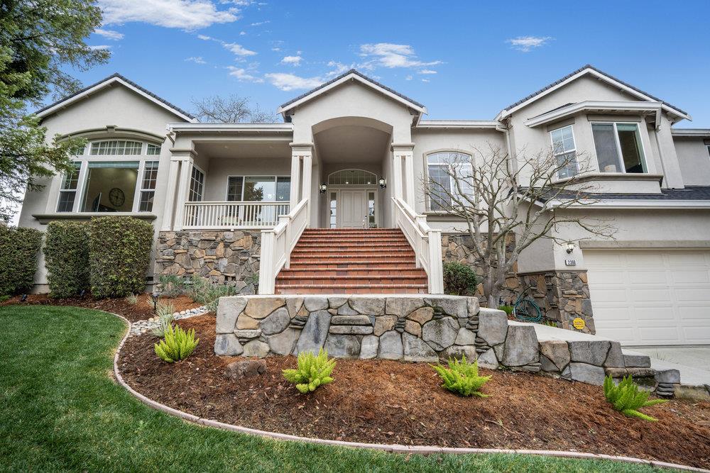 2360 Sunflower CIR