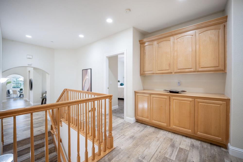 2360 Sunflower CIR