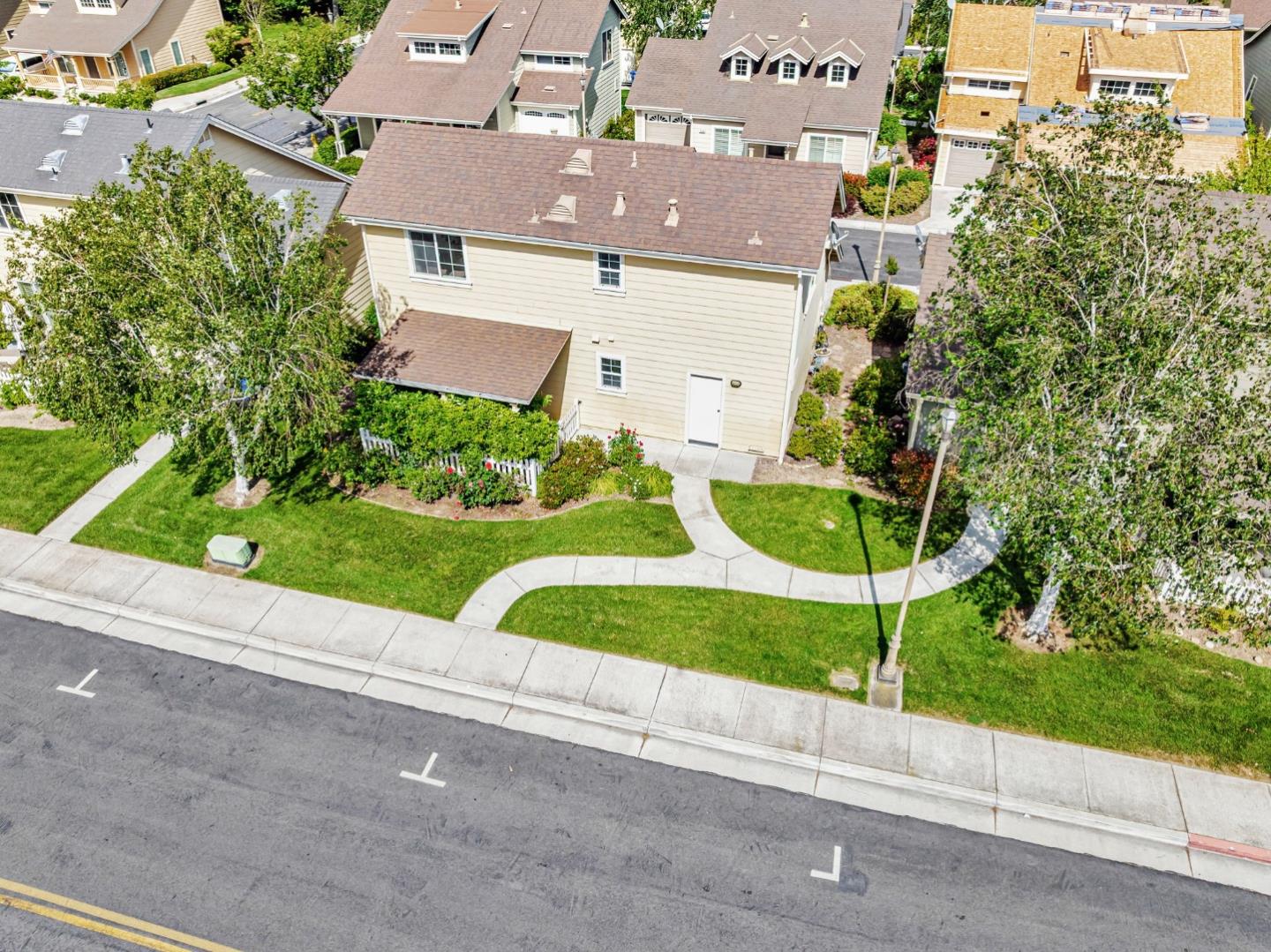 1554 Rosette WAY