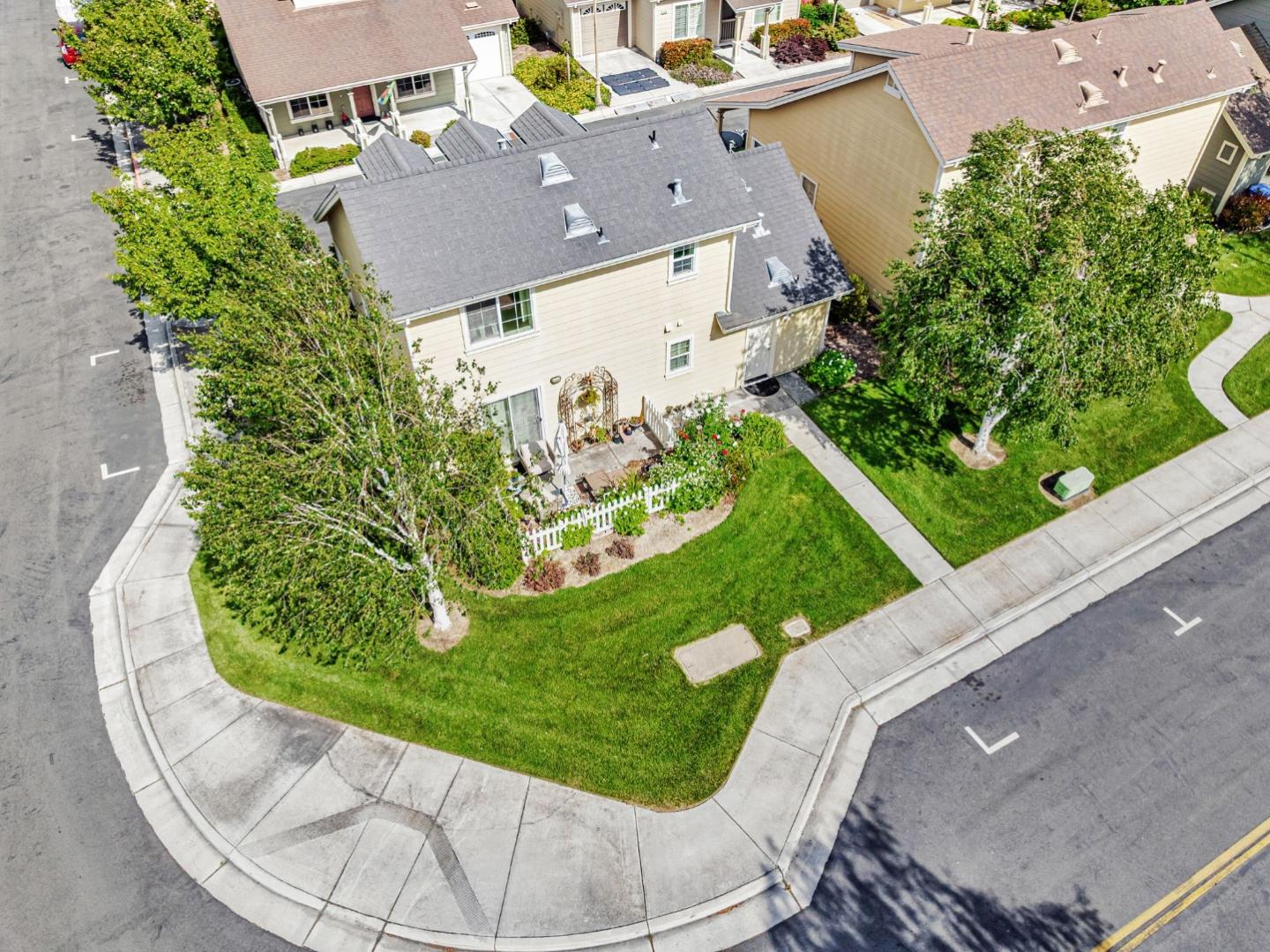 1554 Rosette WAY