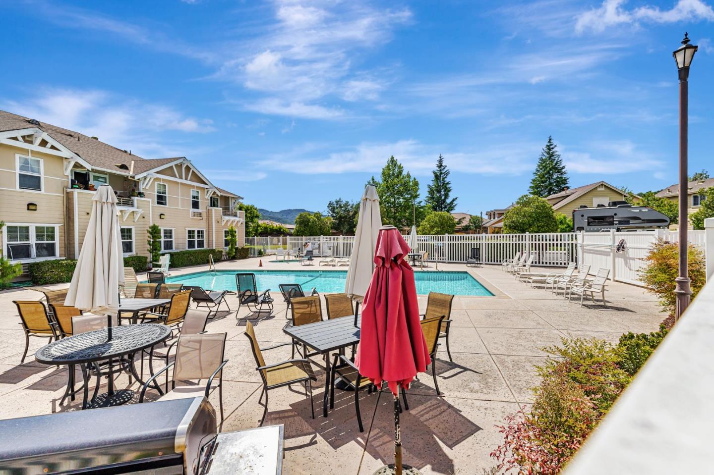 1554 Rosette WAY