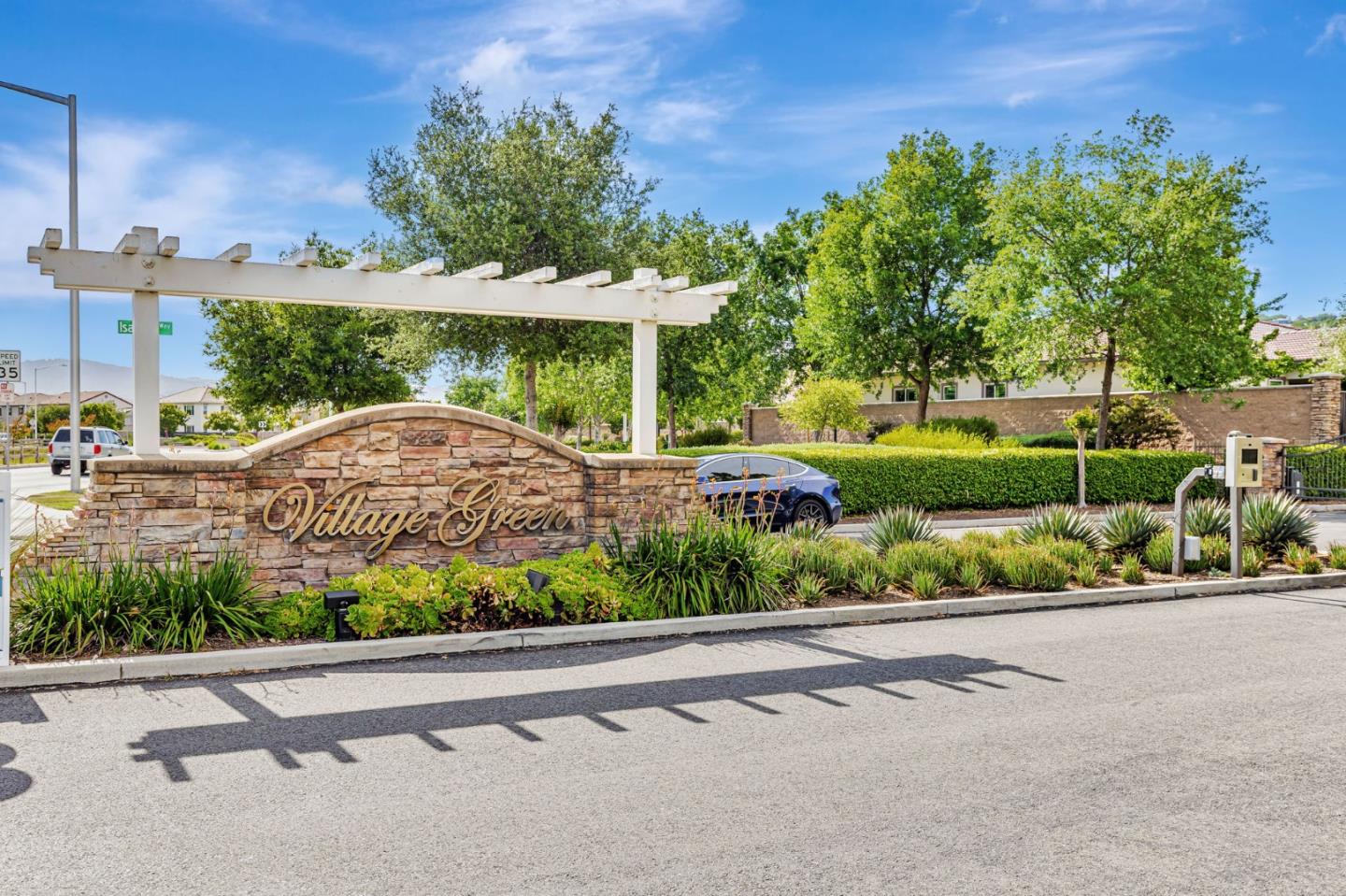 1554 Rosette WAY
