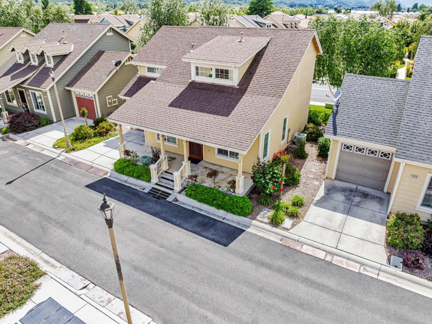 1554 Rosette WAY