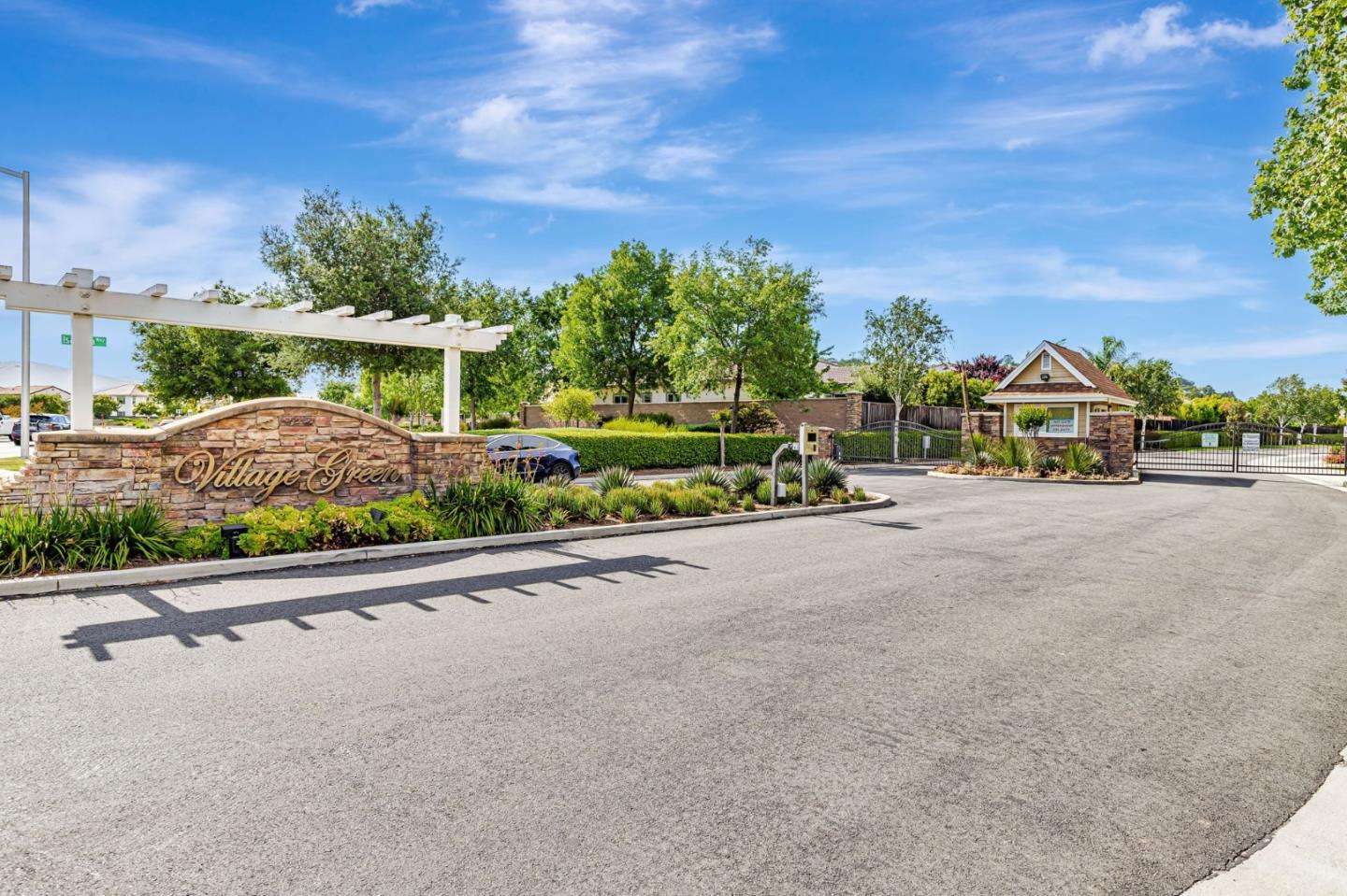 1554 Rosette WAY