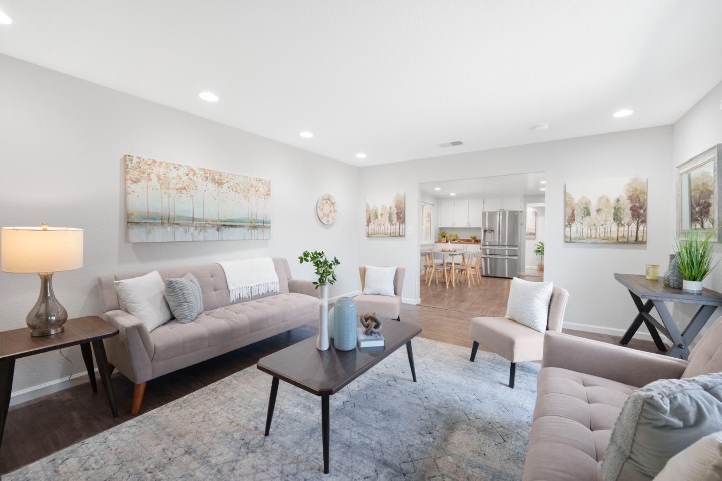 4115 Loganberry DR