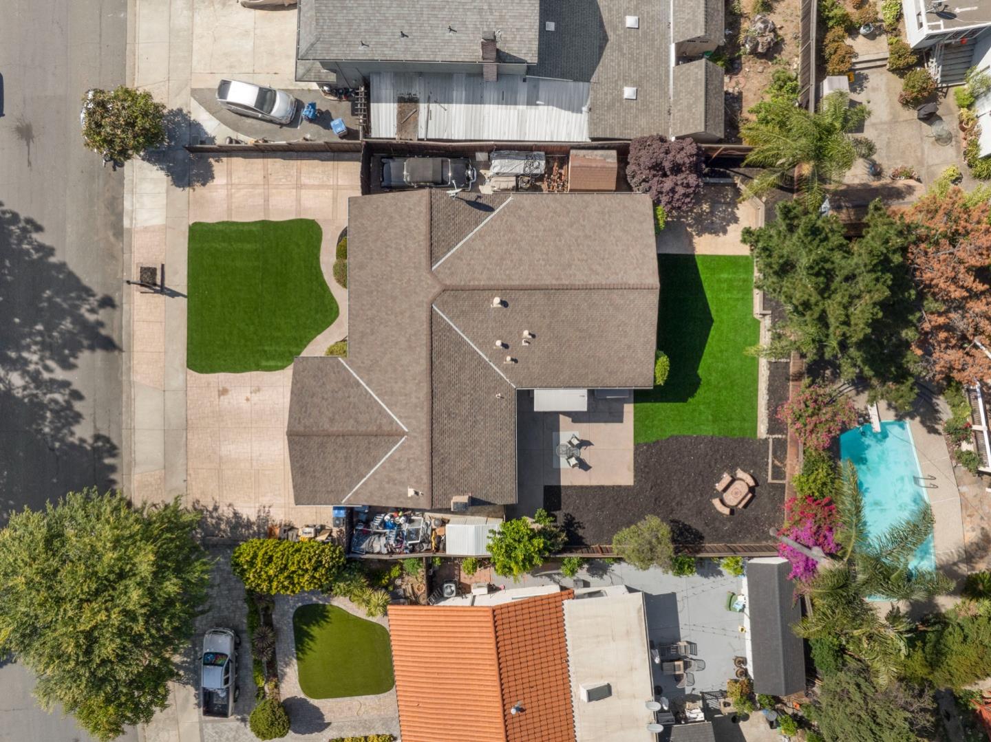 4115 Loganberry DR