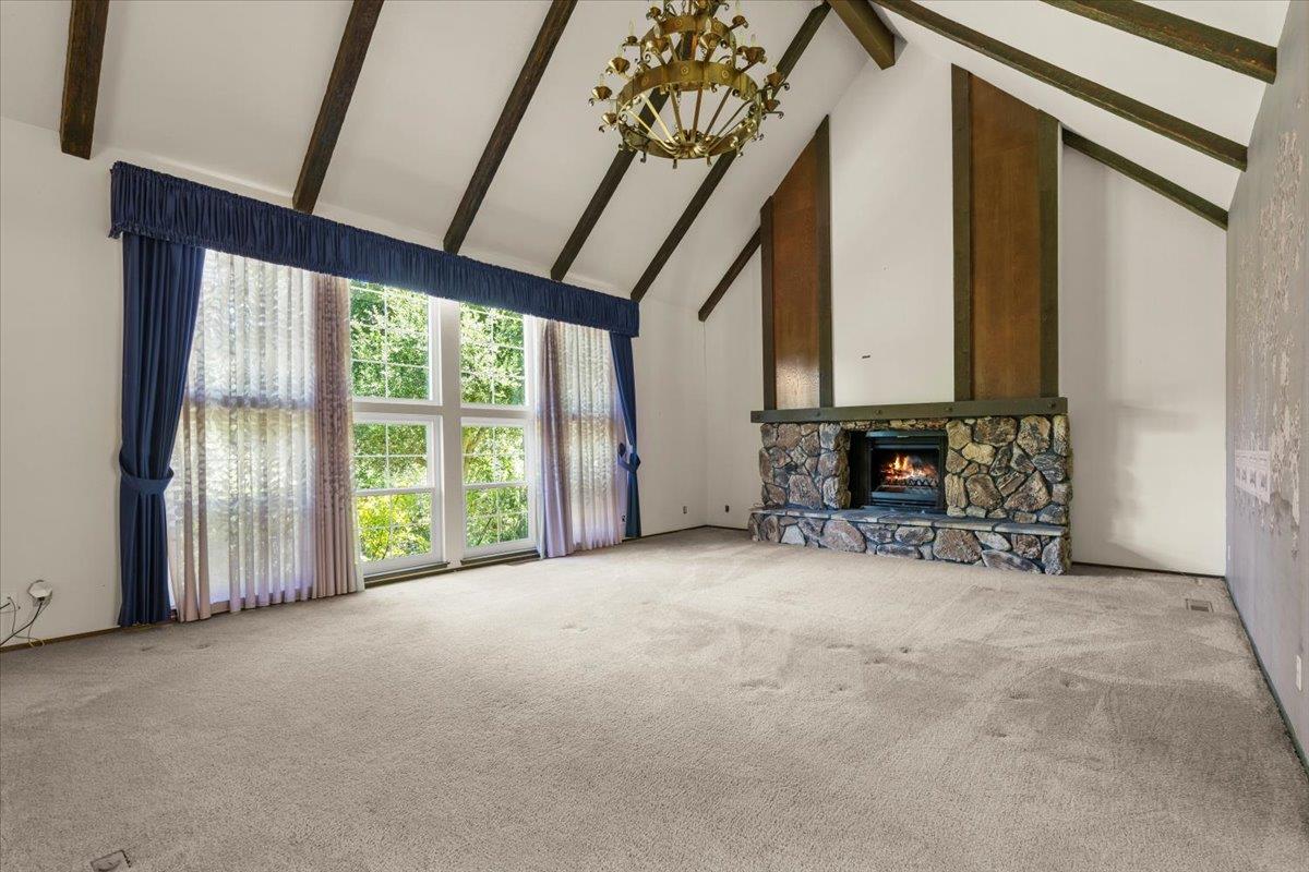 2155 Lilac Lane