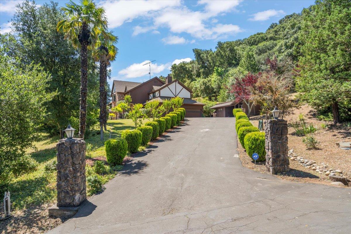2155 Lilac Lane