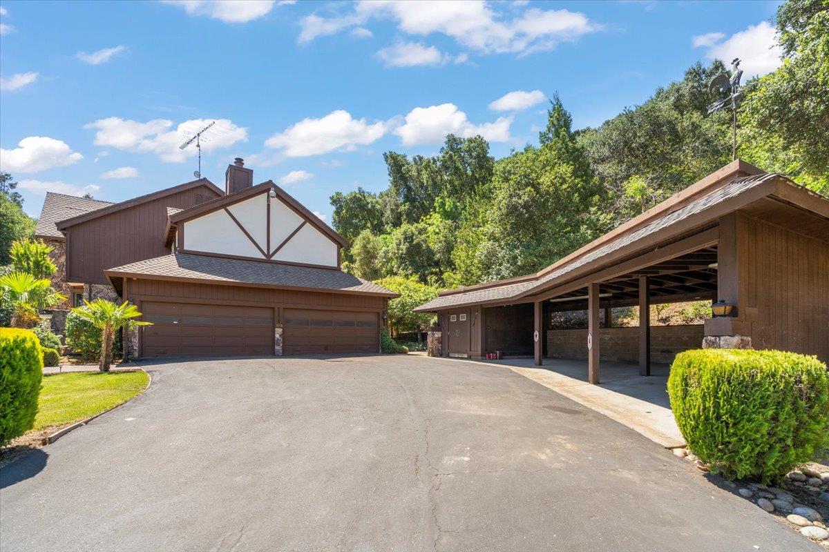 2155 Lilac Lane