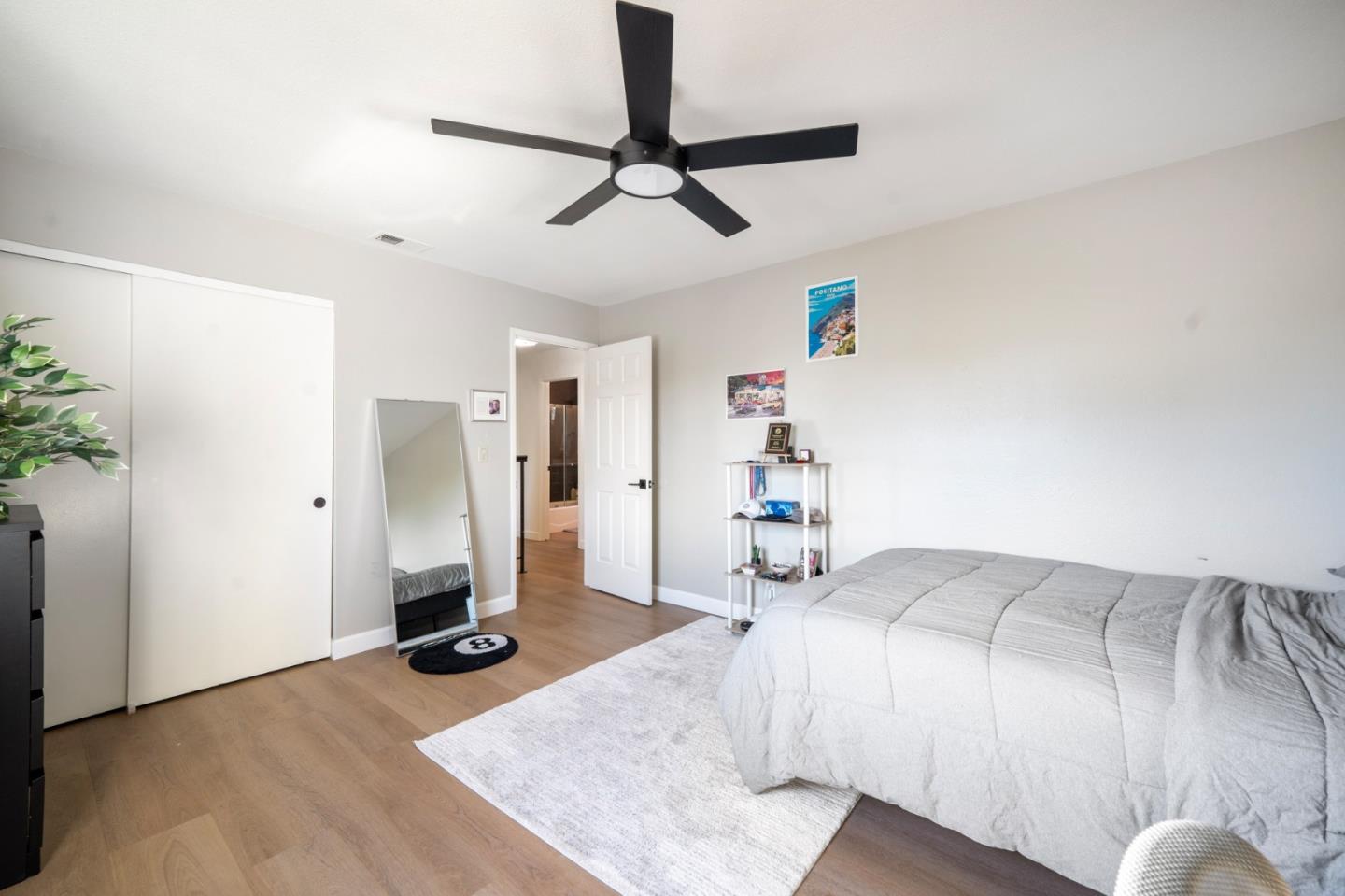 15605 La Mar Drive