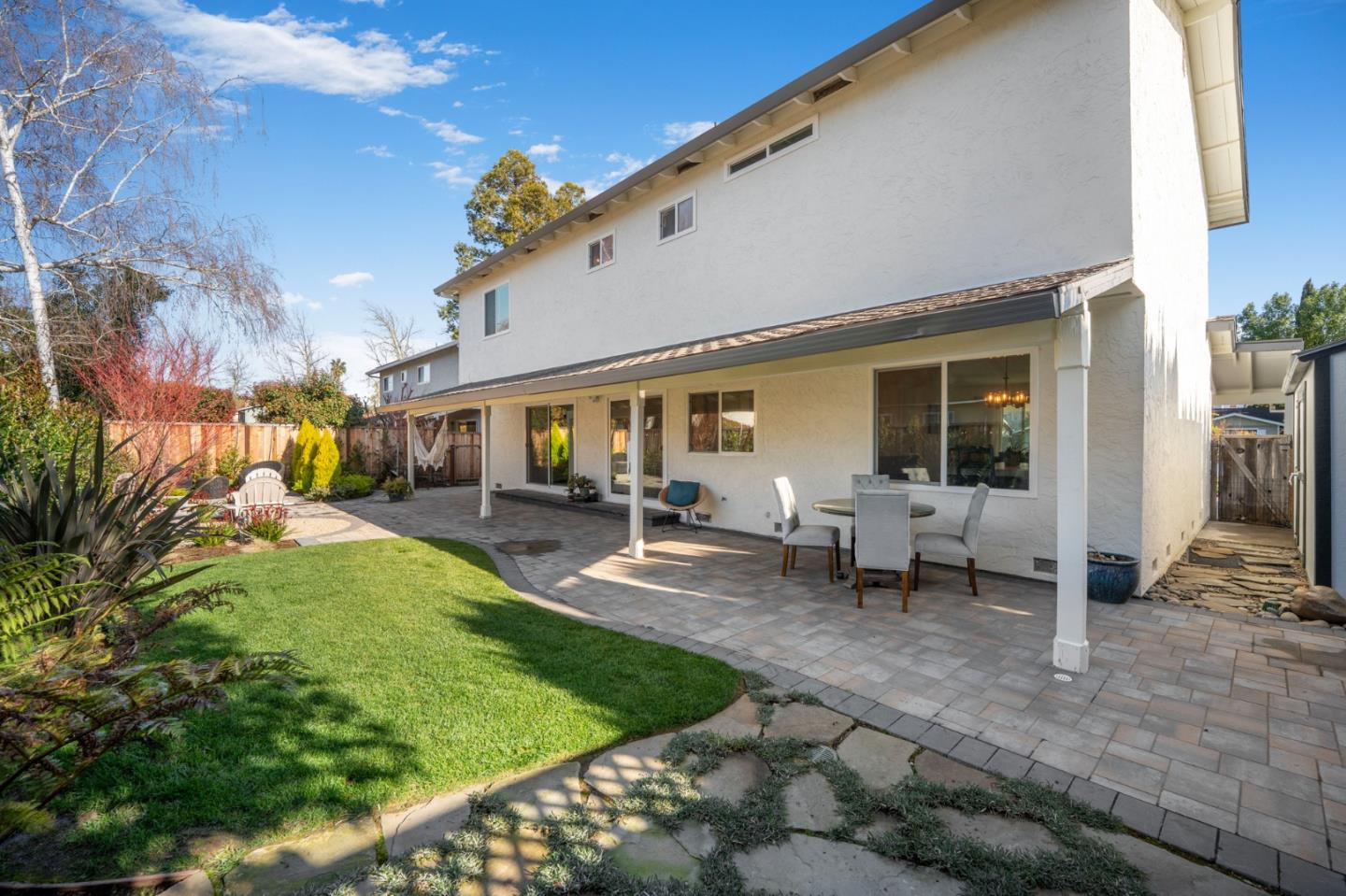15605 La Mar Drive