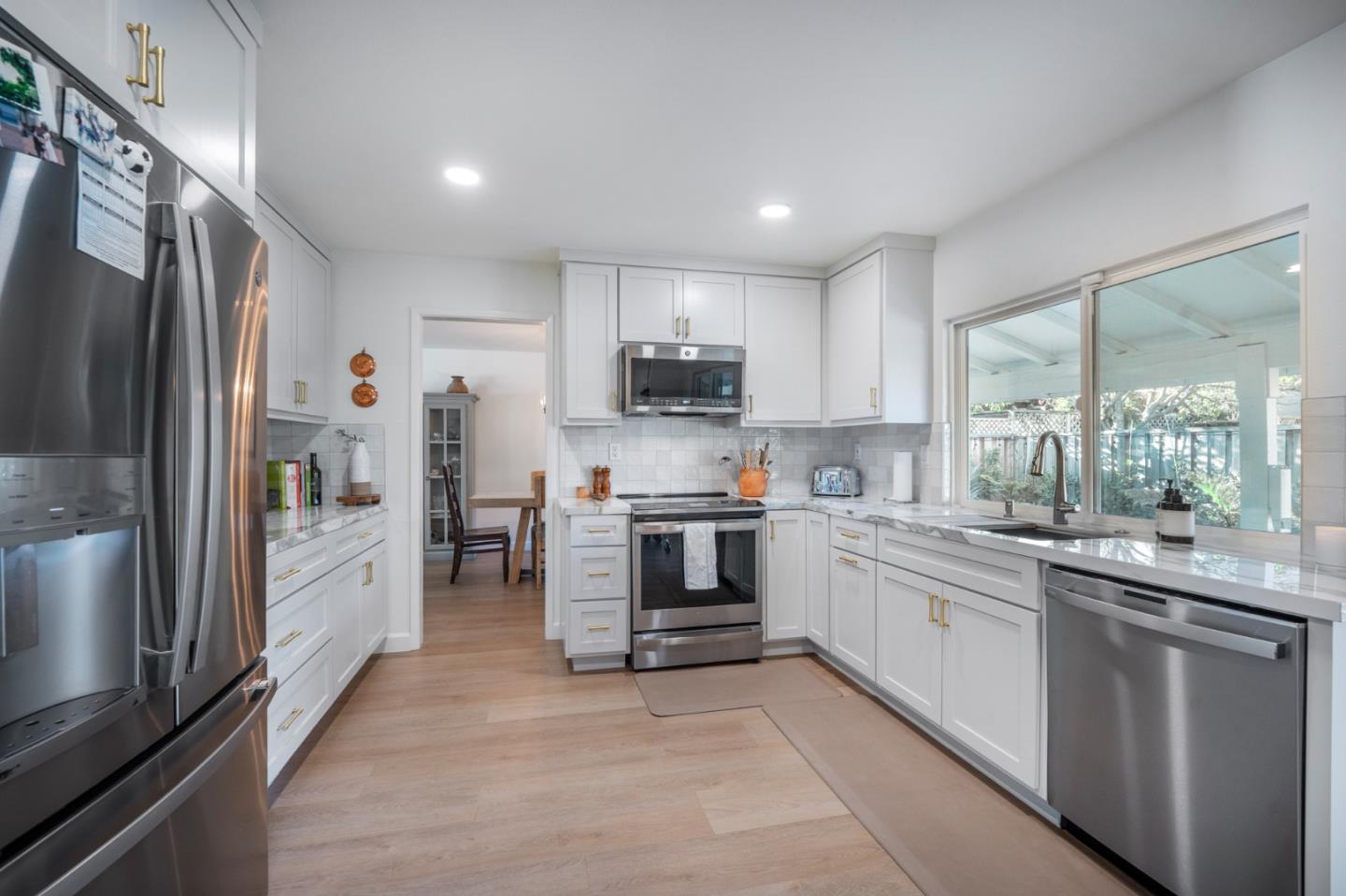 15605 La Mar Drive