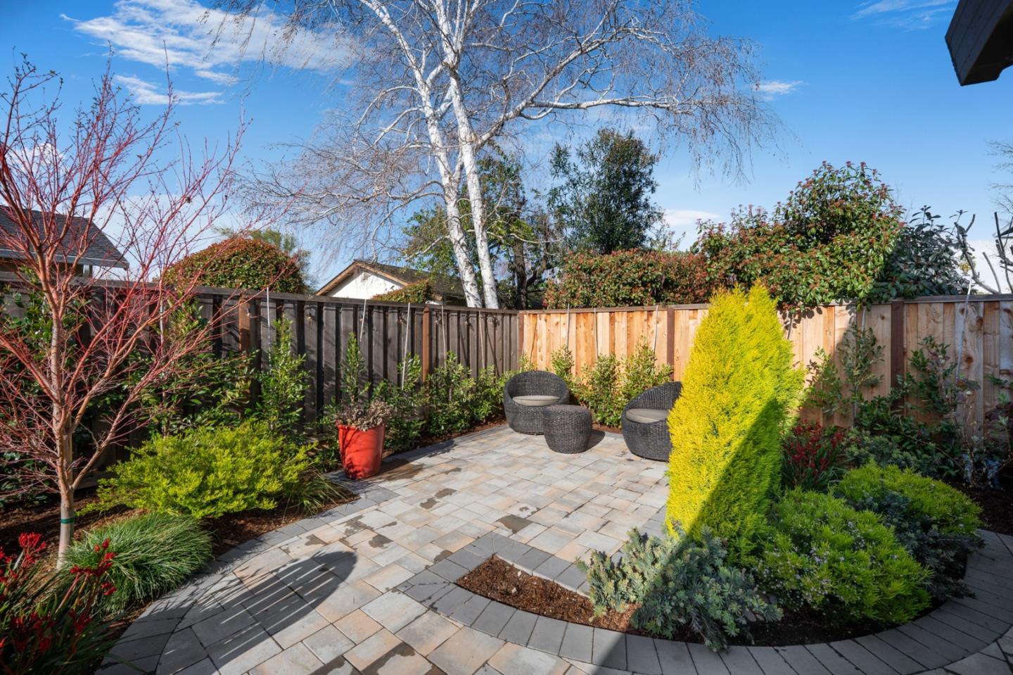 15605 La Mar Drive