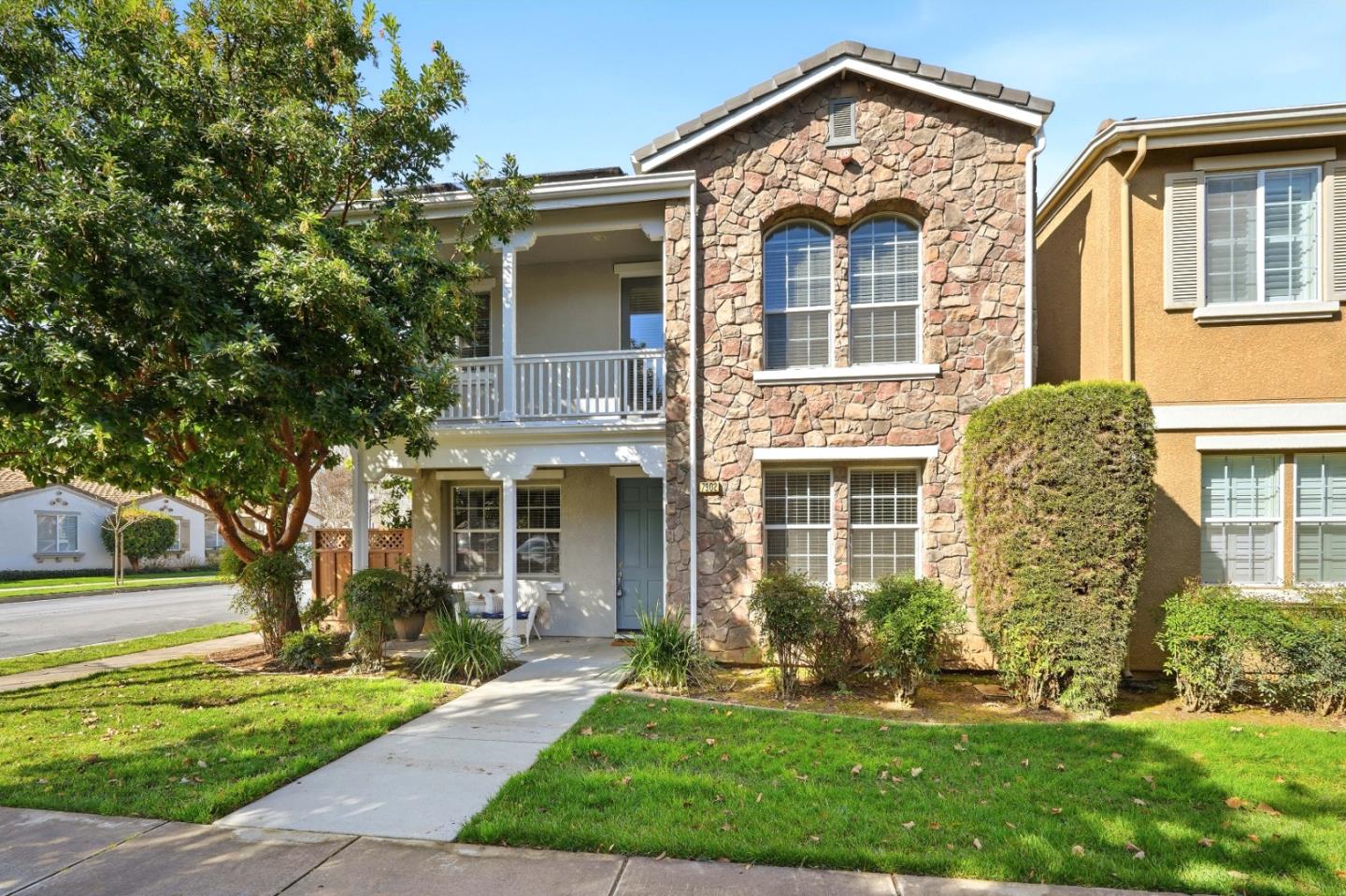 7902 English Oak Circle
