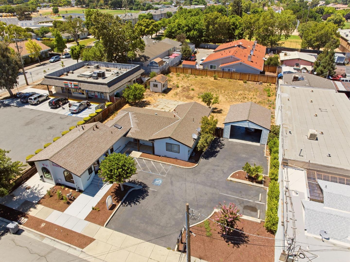 285 W Main