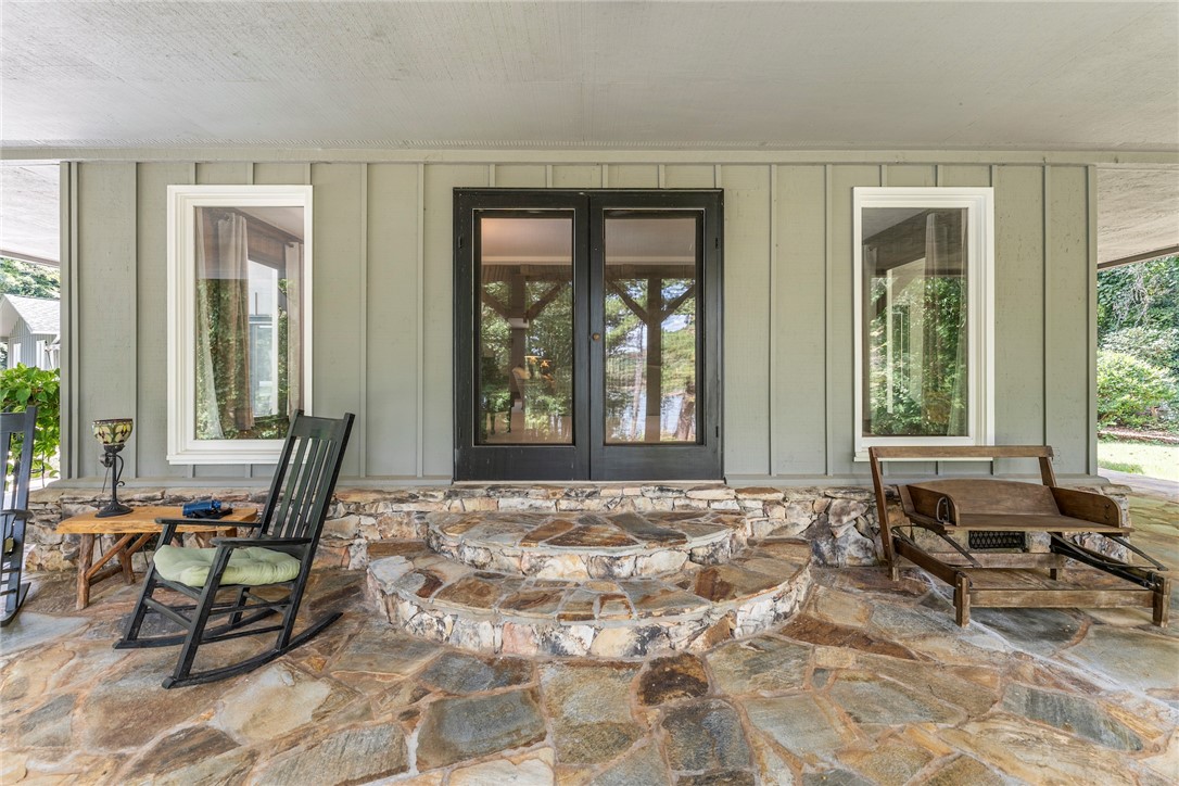 212 Middleton Shores Drive