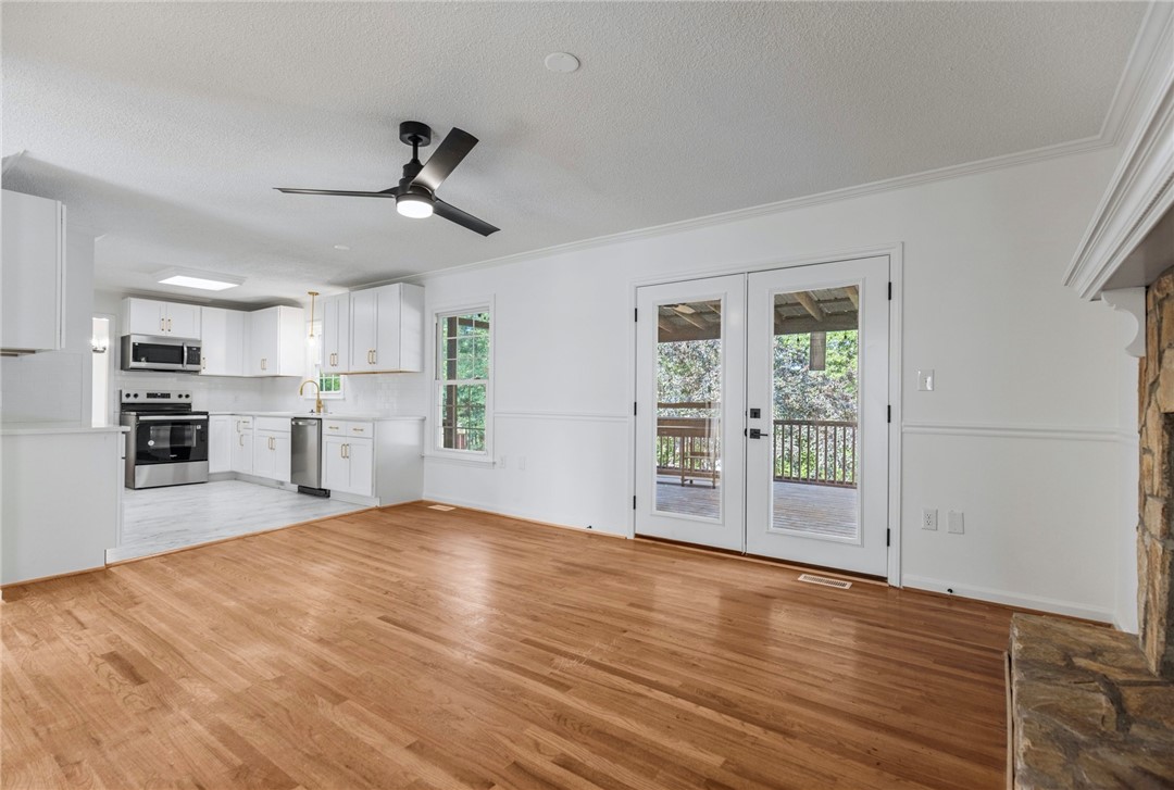 612 Walnut Way