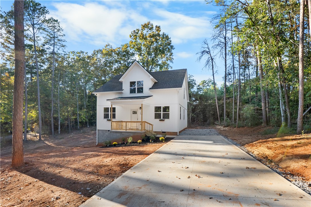 106 Summersweet Lane