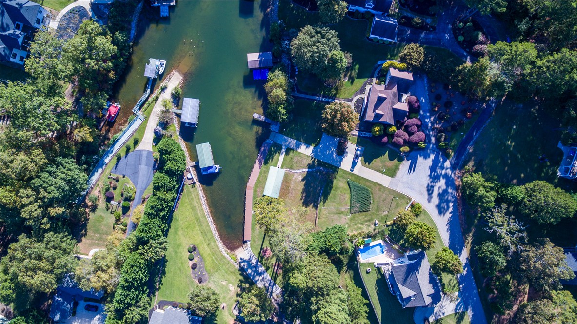 106 Summersweet Lane