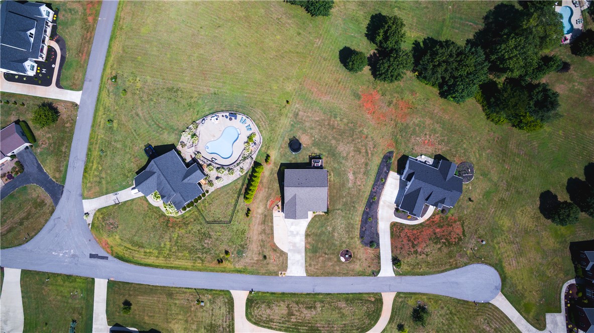1907 Queen Drive