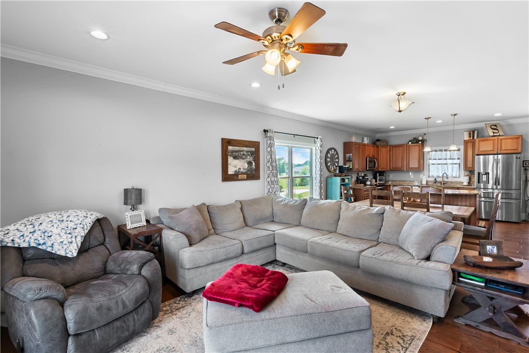 1907 Queen Drive