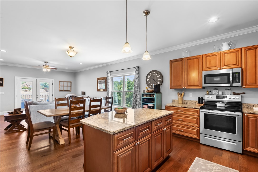1907 Queen Drive