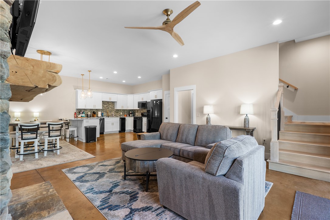 1111 Little River View Drive