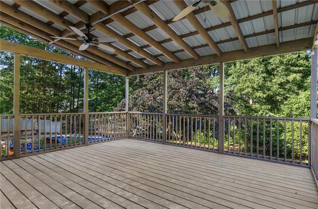 612 Walnut Way