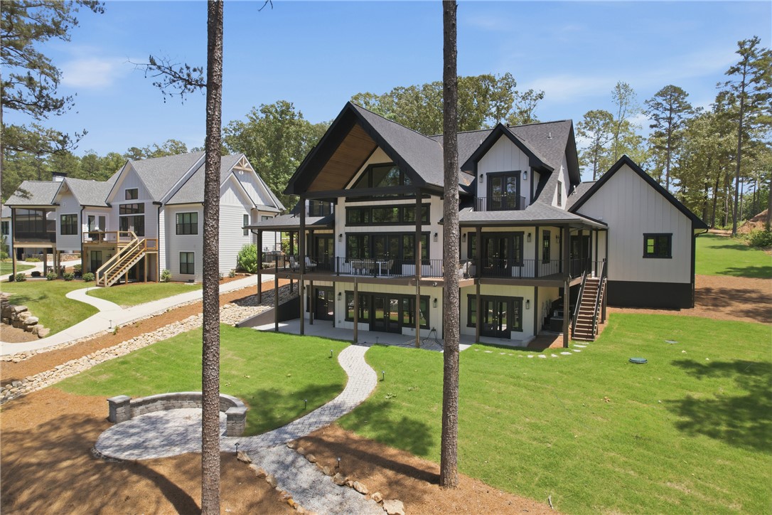 640 Crooked Trace Lane
