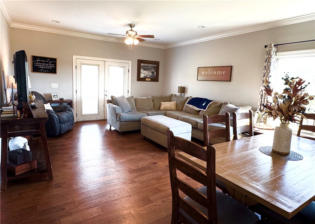 1907 Queen Drive